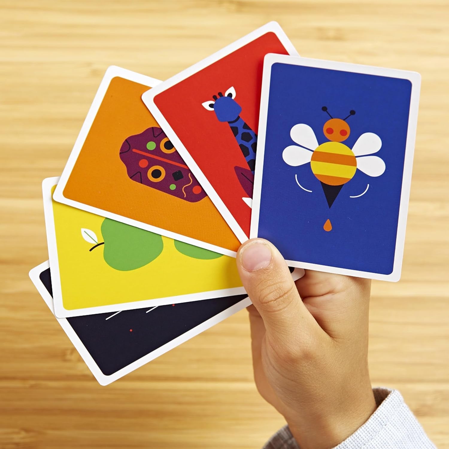 KEZAO - Jeu De Cartes Coloré Et Amusant Avec 4 Dés - Rapidité Et Observation - Jeu De Société Famille Et Enfant – Parties Rapides Et Rythmées – Règles Simples, Bleu,Jaune,Jaune…