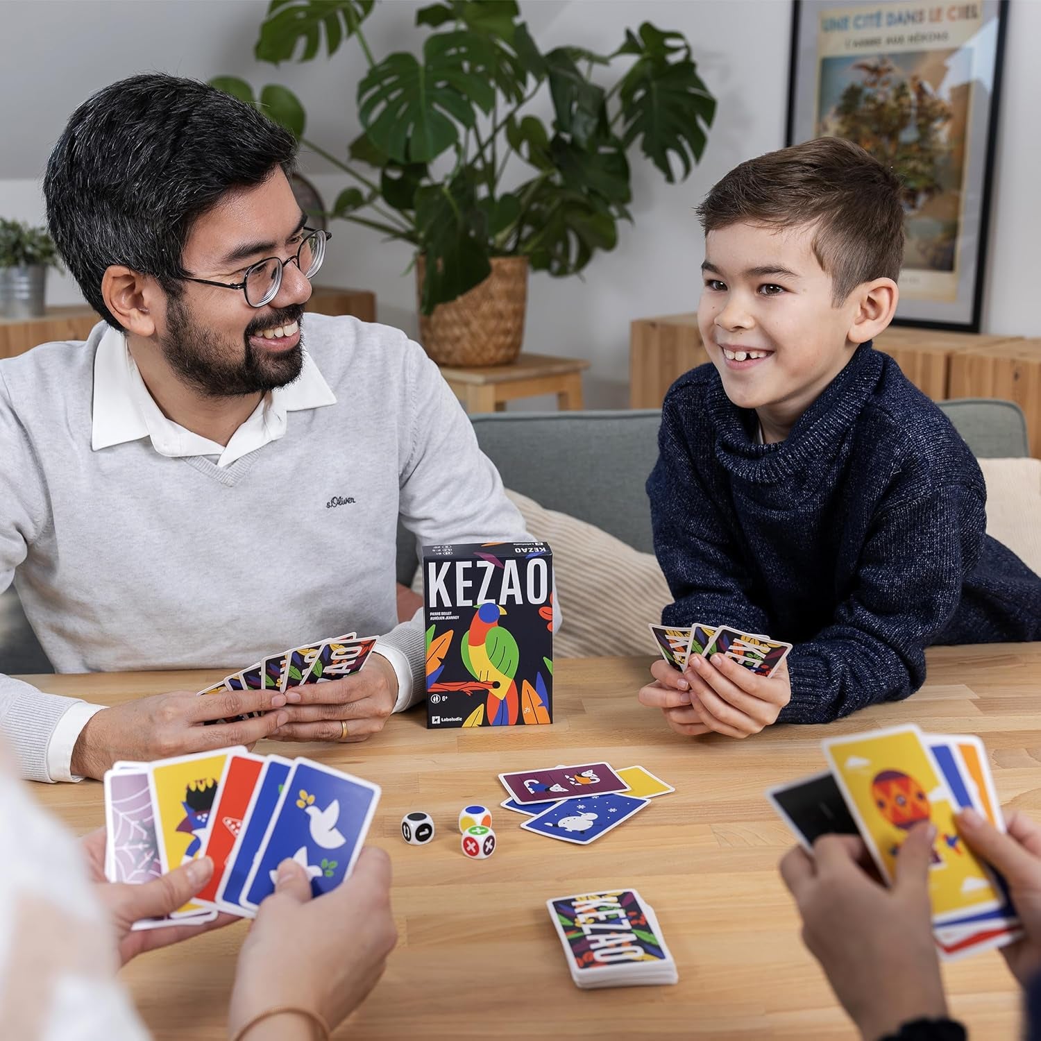 KEZAO - Jeu De Cartes Coloré Et Amusant Avec 4 Dés - Rapidité Et Observation - Jeu De Société Famille Et Enfant – Parties Rapides Et Rythmées – Règles Simples, Bleu,Jaune,Jaune…