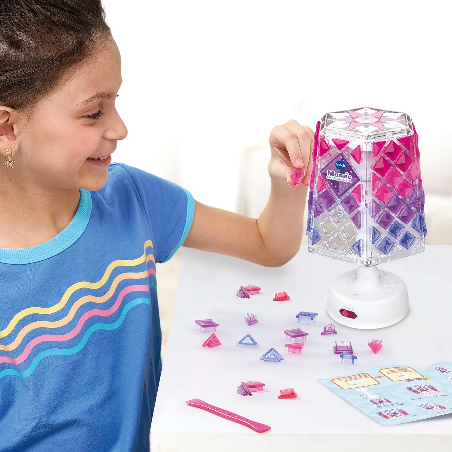 - Mosaïc Magic Lights Lampe - Kit Mosaïque Enfant - Lampe De Chambre Personnalisable Avec Effets Lumineux Et Musique - Jeu Créatif Et DIY - Cadeau Enfant Dès 5 Ans - Contenu En Français