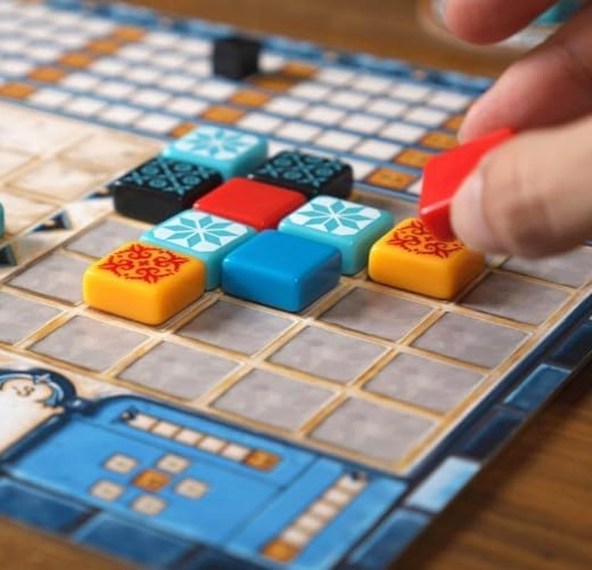 - Azul - Récompensé as D'Or - Jeu De Société Pour Enfants Dès 8 Ans - Version Française - Jeu De Stratégie Pose Detuiles & Mosaiques - 2 À 4 Joueurs - 45Min - Plan B Games