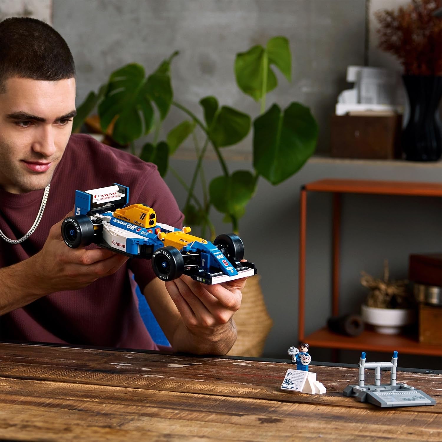 Icons Williams Racing FW14B Et Nigel Mansell - Maquette De Voiture De F1 - Inclut Minifigurine Collector De Pilote Avec Trophée Et Casque - Idée Cadeau Pour Adulte Et Adolescent 10353