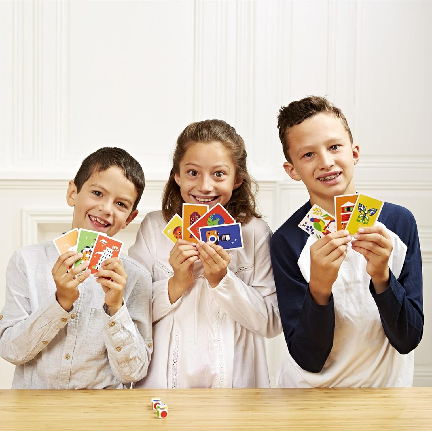 KEZAO - Jeu De Cartes Coloré Et Amusant Avec 4 Dés - Rapidité Et Observation - Jeu De Société Famille Et Enfant – Parties Rapides Et Rythmées – Règles Simples, Bleu,Jaune,Jaune…